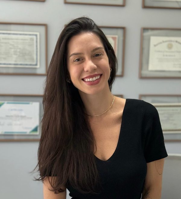Dra. Livia de Oliveira Pessotti
